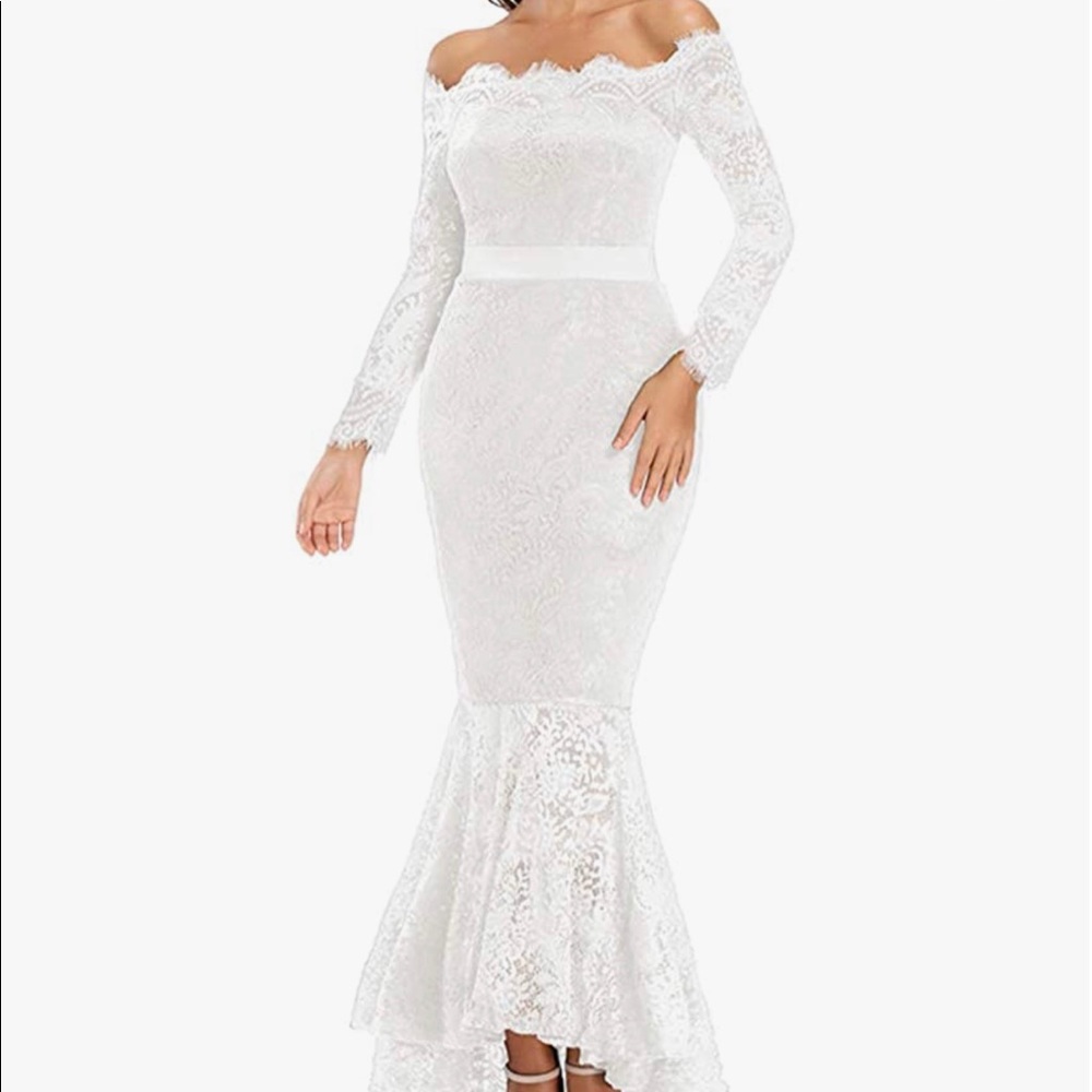 BodyCon lace white wedding gown NEVER WORN - STILL IN BAG